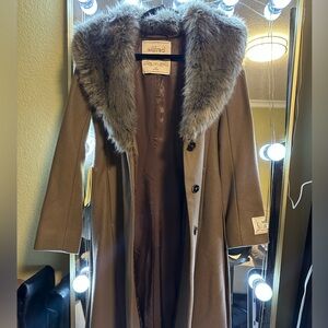 Aritzia Wilfred wool coat double breasted with faux fur collar